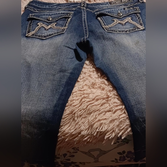 Miss Me Capris - Picture 4 of 4